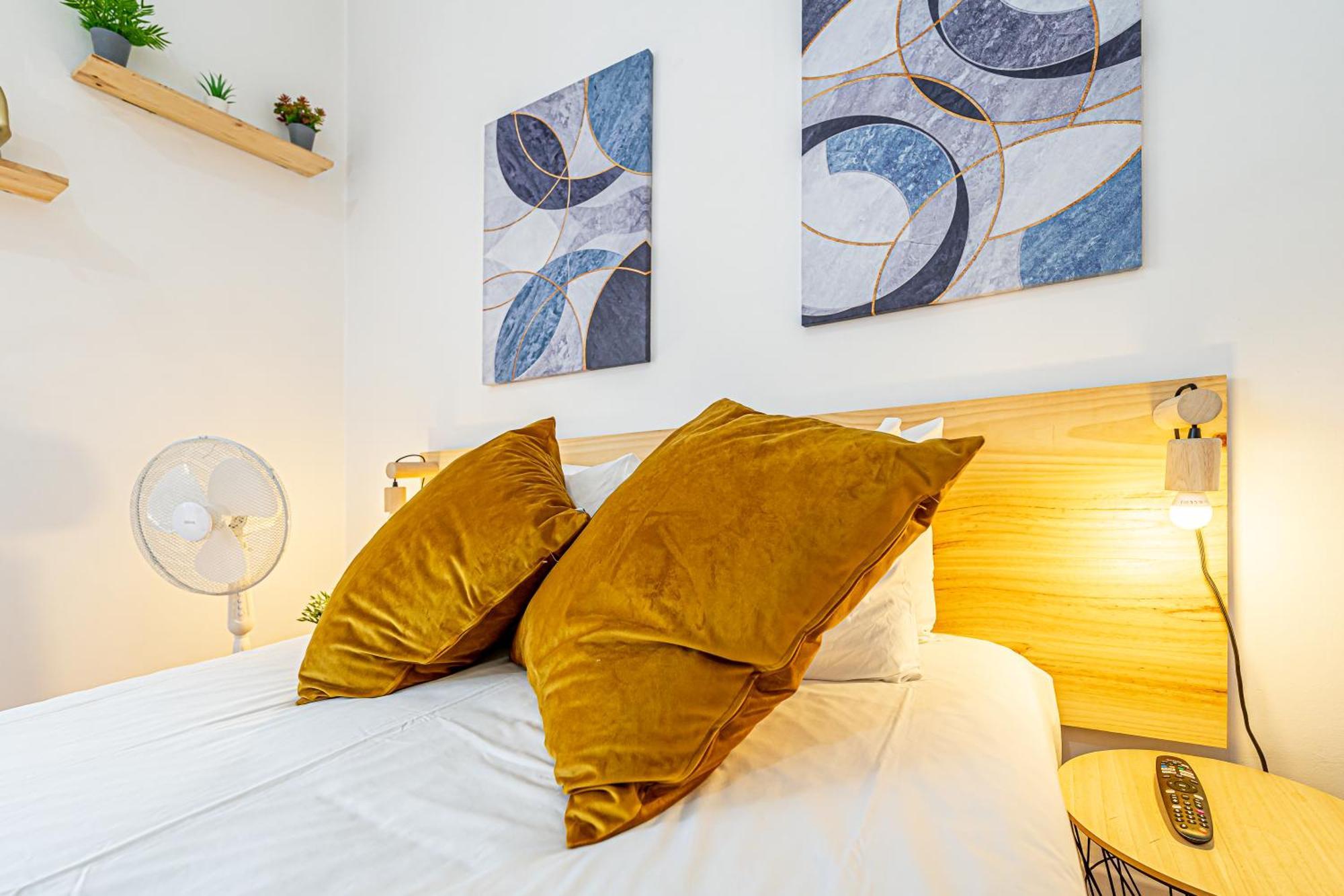 April Square By Lisbon With Sintra Hotel Amadora Exterior photo