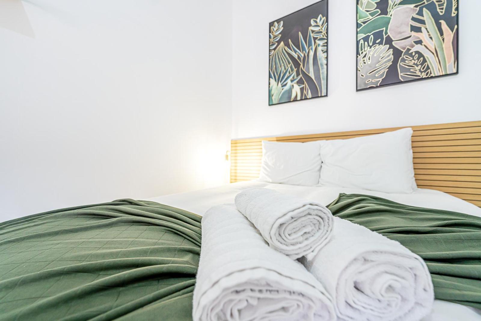 April Square By Lisbon With Sintra Hotel Amadora Exterior photo